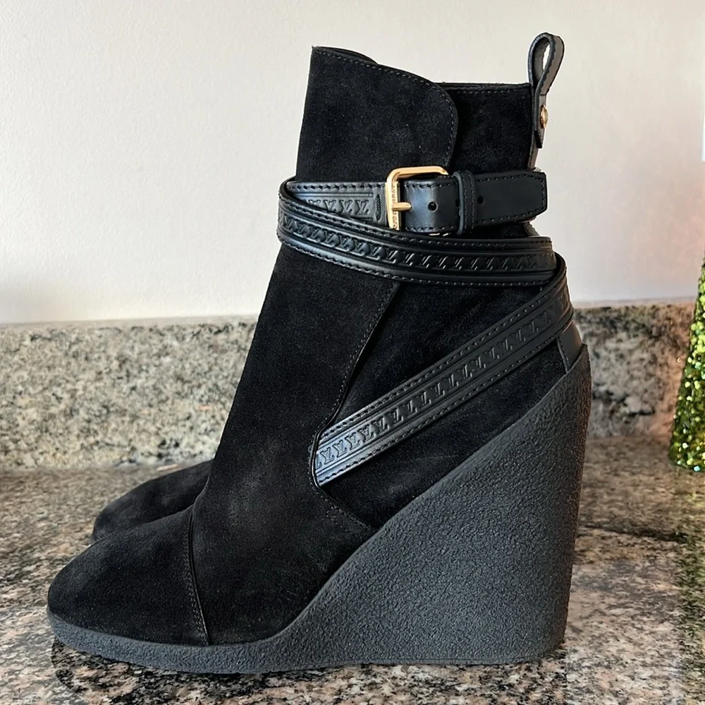 Louis Vuitton size 39